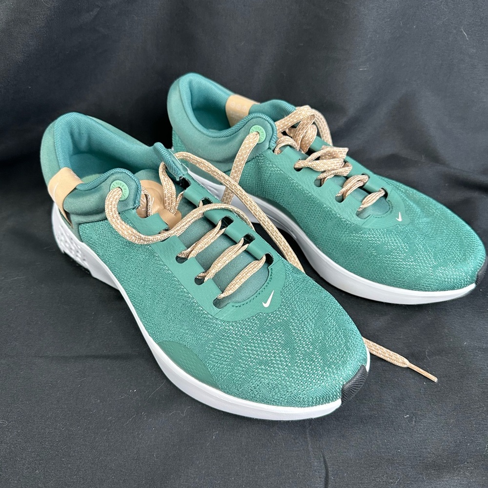 Nike Women’s Renew Serenity Run 2 - Size 11